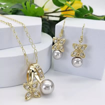 Conjunto De Collar De Aretes De Perlas Florales De Diamantes De Metal