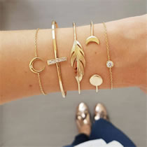 Fashion Gold Alloy Diamond Moon Leaf Bracelet Set