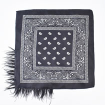 Fashion Black Polyester Feather Print Scarf