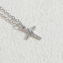 Fashion Lightning Cross Necklace Genuine Platinum Copper Inlaid Zirconia Cross Necklace