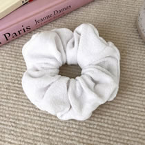 Fashion A Milky White Plush Pleated Scrunchie
