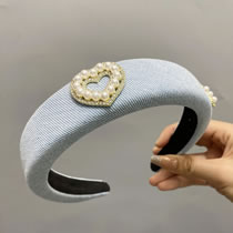 Fashion Cowboy Geometric Diamond-studded Hollow Heart Pearl Wide-brimmed Headband