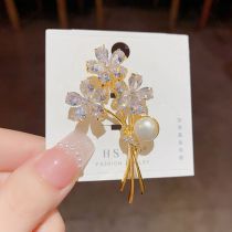 Fashion Three-flower Freshwater Pearl Brooch-pin Style (thick Real Gold Plating) Copper Inlaid Zirconium Flower Brooch