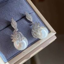 Fashion Silver Copper Inlaid Zirconium Leaf Pearl Earrings