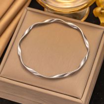 Fashion Silver Titanium Steel Irregular Round Bracelet