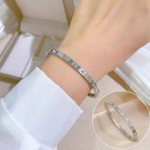 Fashion Silver Titanium Steel Diamond Round Bracelet