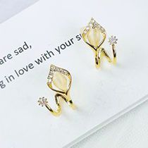 Fashion Gold Alloy Diamond-shaped Rhombus Earrings