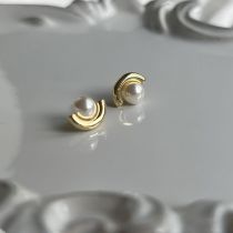 Fashion Gold Alloy Pearl C-shaped Stud Earrings