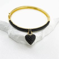 Fashion Black Copper Inlaid Zirconium Love Bracelet