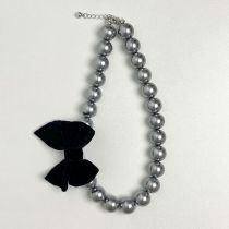 Fashion Gray Pearl Pearl Beaded Velvet Bow Necklace