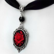 Fashion Black Alloy Rose Oval Velvet Necklace