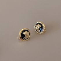 Fashion Gold (zircon Can Swing) Metal Texture Dripping Oil Earrings