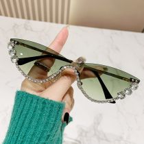 Fashion White Diamond Gradually Green Flakes Pc Diamond Semicircle Cat Eye Sunglasses