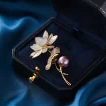 Fashion Gold Copper Diamond Flower Brooch