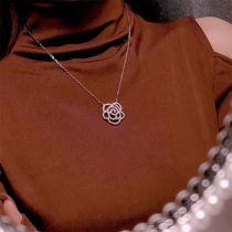 Fashion Necklace Copper And Diamond Hollow Flower Necklace
