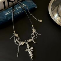 Fashion Main Picture Metal Inlaid Diamond Wrapped Rose Cross Shelf Cortex Necklace