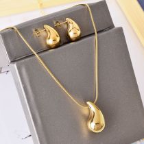Fashion Set 3 Stainless Steel Glossy Water Drop Necklace And Earrings Set