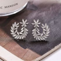 Fashion Silver Copper Inlaid Zirconium Leaf Stud Earrings