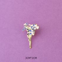 Fashion Iris Alloy Geometric Flower Brooch