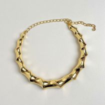 Fashion Gold Metal Twist Collar