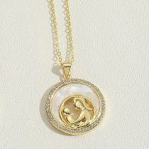 Fashion Crescent Moon Gold Plated Copper Round Necklace With Diamonds