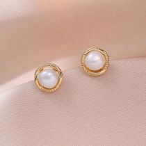 Fashion Gold Copper Geometric Pearl Stud Earrings