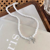 Fashion Necklace Style Pearl Beaded Bow Necklace