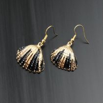 Fashion Black Geometric Scalloped Shell Earrings