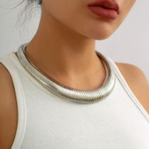 Fashion Silver Metal Thread Round Collar