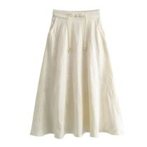 Fashion White Jacquard Disc Button Skirt