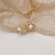 Fashion Gold Alloy Pearl Love Stud Earrings