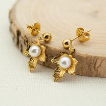 Fashion Gold Three-dimensional Leaf Shell Bead Earrings
