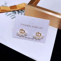 Fashion Gold Copper Letter Pearl Earrings