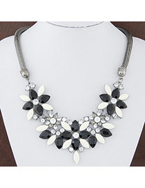 Sweet Black Gemstone Decorated Flower Shape Design