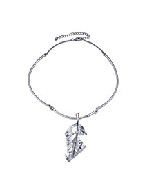 Elegant Silver Color Leaf Shape Pendant Decorated Simple Design Alloy Bib Necklaces