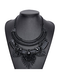 Exaggerated Black Geometric Shape Pendant Decorated Collar Design