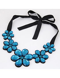 Elegant Dark Green Five Gemstone Flower Decorated Short Chain Necklace