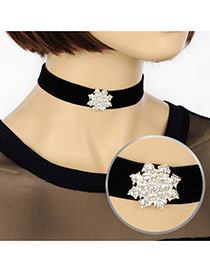 Elegant Black Snowflake Shape Decorated Simple Design Choker