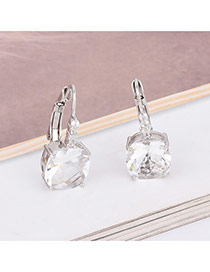 Exquisite White Square Diamond Decorated Simple Earring