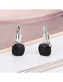 Exquisite Black Square Diamond Decorated Simple Earring